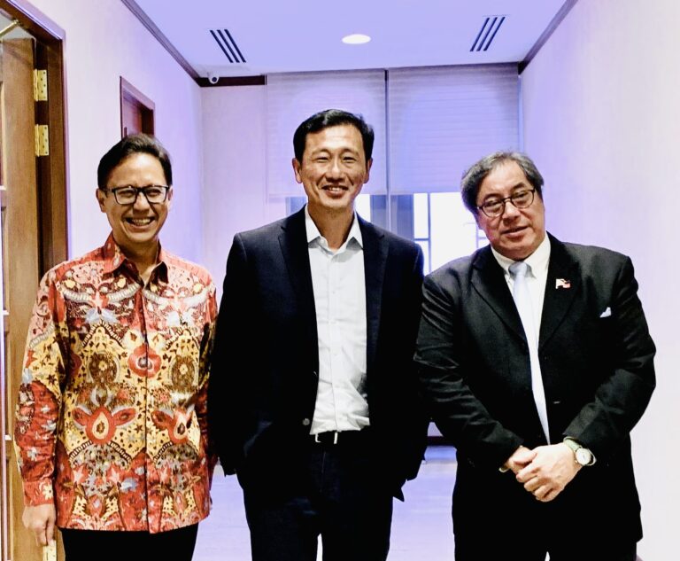 Secretary Herbosa (rightmost) with Singapore Minister for Health Ong Ye Kung (center) and Indonesian Minister of Health Budi Gunadi Sadikin (leftmost).

From: Official Facebook page of Minister Ong Ye Kung