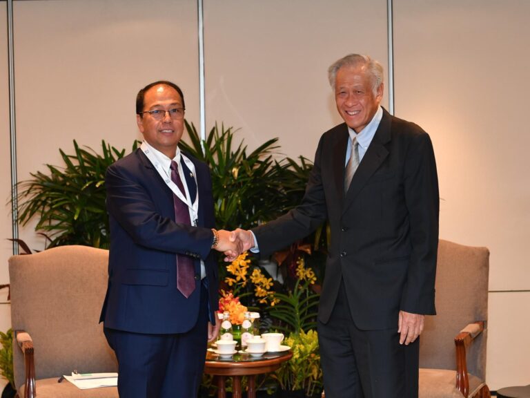 Philippines Senior Undersecretary Carlito Galvez Jr., Officer-in-Charge, Department of National Defense (left) calling on Minister for Defence Dr Ng Eng Hen (right) this afternoon on the sidelines of the 20th Shangri-La Dialogue. (Photo: MINDEF)