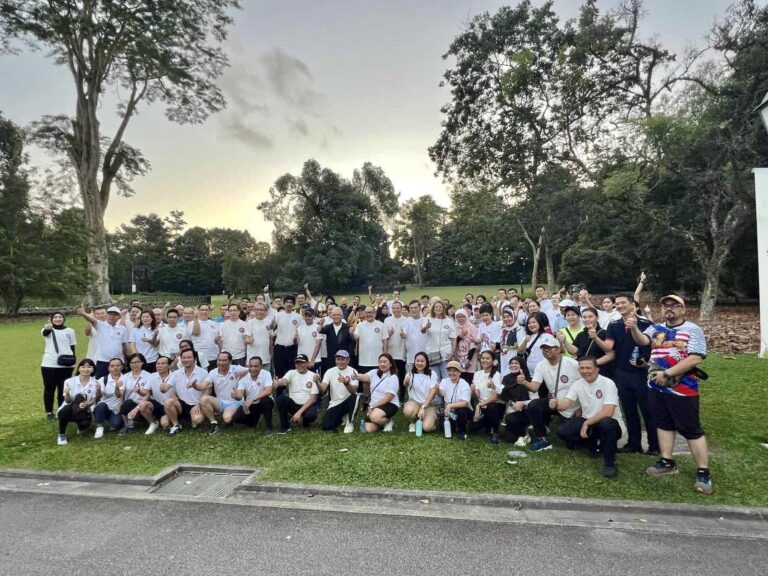 Participants of the ASEAN Day Fun Walk from the Embassies and High Commissions of  ASEAN Member States in Singapore. The Fun Walk was led by Indonesian Ambassador Suryo Pratomo and Director-General Rajpal Singh of the ASEAN Directorate of the Ministry of Foreign Affairs (MFA) of Singapore, as the Guest of Honor.  (Photo credit: Royal Thai Embassy)