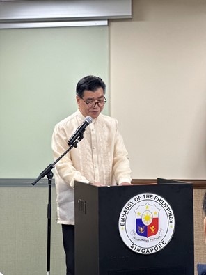 From L-R: CDA Fernandez reading Rizal's El Canto del Viajero,  followed by a reading of its English translation (Song of the Wanderer) by his spouse, Mrs. Alice Kalaw Fernandez.