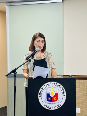 From L-R: CDA Fernandez reading Rizal's El Canto del Viajero,  followed by a reading of its English translation (Song of the Wanderer) by his spouse, Mrs. Alice Kalaw Fernandez.